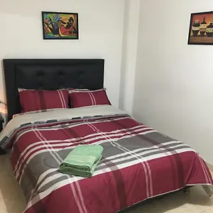Dorado Airport Rooms&apartments Habitación en casa particular