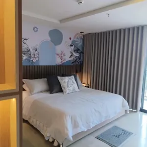 4* Hotel Living 35