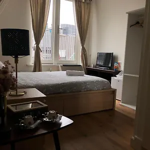 Bed & Breakfast A'dam Rooftop Lux